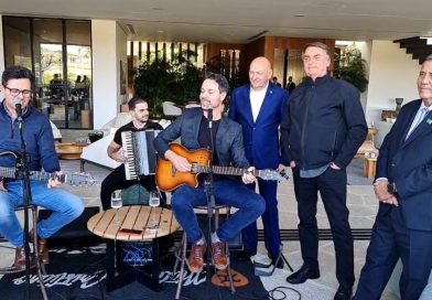 Sertanejos apresentam música sobre Bolsonaro