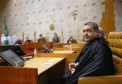 Kassio Nunes vota contra habeas corpus para evitar prisão de Bolsonaro