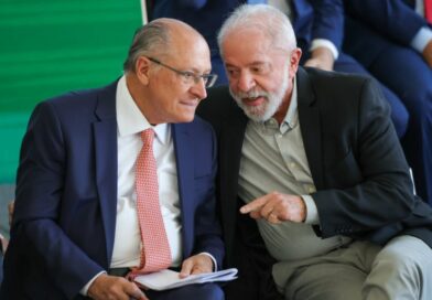 Lula diz que Alckmin tenta negociar com EUA, mas “ninguém quer conversar com ele”