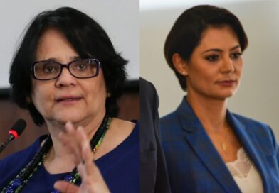 PF constrangeu Michelle Bolsonaro, que estava de pijama, diz Damares
