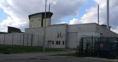 Preso escapa de presídio escondido em saco de roupa suja Preso escapa de presídio escondido em saco de roupa suja