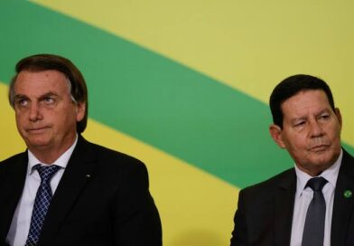 Bolsonaro rebate Mourão após comentário sobre tarifas de Trump