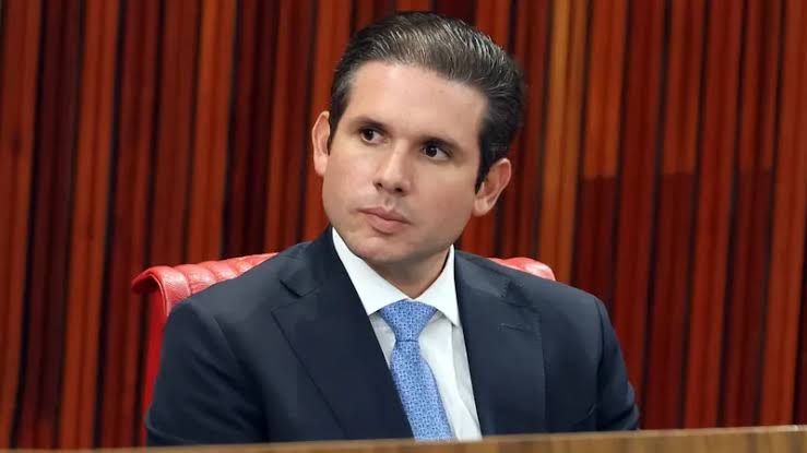 Motta bate boca com deputado do PL