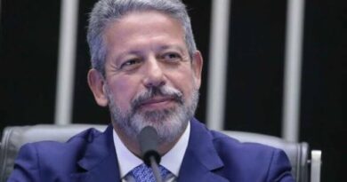 Projeto que isenta Imposto de Renda para quem ganha até R$ 5 mil avança na Câmara Projeto que isenta Imposto de Renda para quem ganha até R$ 5 mil avança na Câmara