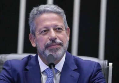 Projeto que isenta Imposto de Renda para quem ganha até R$ 5 mil avança na Câmara