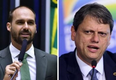 Eduardo Bolsonaro revela que conversou com Tarcísio