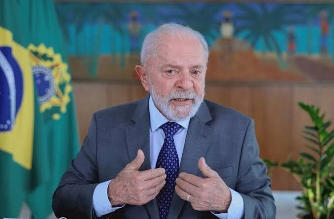 Lula critica Trump e diz que ele seria preso no Brasil