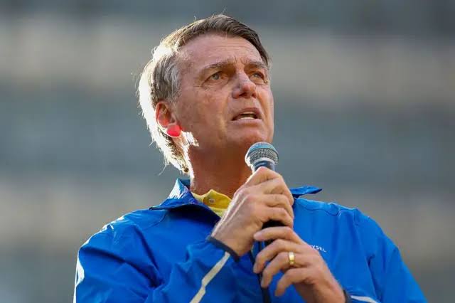 Bolsonaro relata alerta de médico sobre risco em nova cirurgia