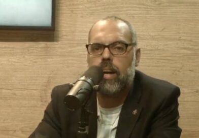 “Bolsonaro tem que ir para a embaixada dos EUA”, diz Allan dos Santos