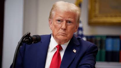 Trump diz que reduzirá tarifas a países que abrirem mercado aos EUA