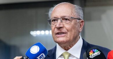 Alckmin detalha conversa com Secretário de Comércio dos EUA sobre tarifas de Trump Alckmin detalha conversa com Secretário de Comércio dos EUA sobre tarifas de Trump