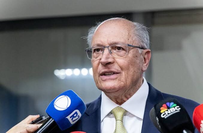 Alckmin detalha conversa com Secretário de Comércio dos EUA sobre tarifas de Trump