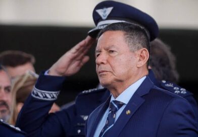 Mourão afirma que Bolsonaro teria vencido eleição de 2022 se ele fosse o vice