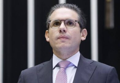 Presidente da Câmara critica sanção dos EUA a Moraes
