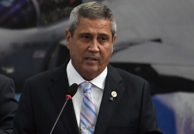 Moraes rejeita novo pedido de liberdade de Braga Netto e mantém prisão preventiva