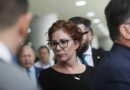 Zambelli se emociona ao encontrar o pai em audiência na Itália