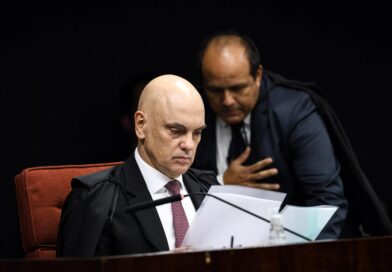 Moraes autoriza Jair Bolsonaro a receber relator da anistia