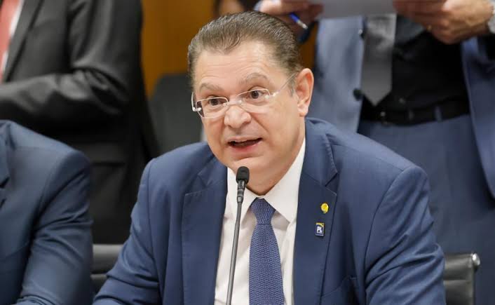 Líder do PL não aceita anistia sem Bolsonaro articulada por Alcolumbre