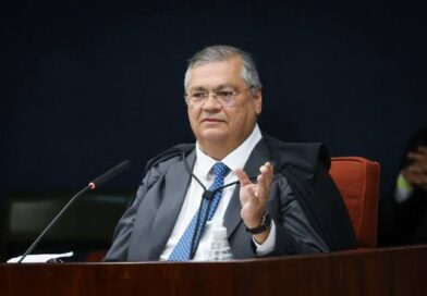 Flávio Dino rebate governo Trump: “Mickey não mudará julgamento”