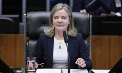 Gleisi reage após EUA citarem possível ação militar contra o Brasil