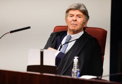 Fux vota pela incompetência do STF para julgar núcleo crucial