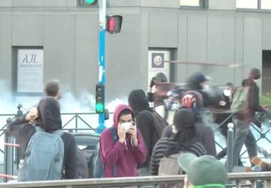 França enfrenta onda de protestos em meio a crise política