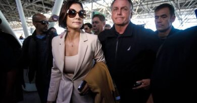 Michelle revela a aliados preocupação com saúde de Bolsonaro Michelle revela a aliados preocupação com saúde de Bolsonaro