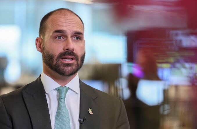 Eduardo Bolsonaro diz que EUA pode enviar caças ao Brasil no futuro