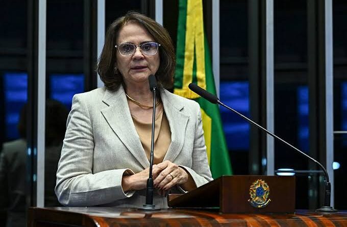 Damares diz que Bolsonaro corre risco de morte se for preso na Papuda