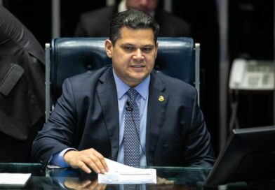 Alcolumbre reage após críticas a derrubada de vetos no Congresso