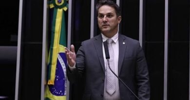 Líder da oposição diz que Câmara deve votar anistia até o fim do ano Líder da oposição diz que Câmara deve votar anistia até o fim do ano