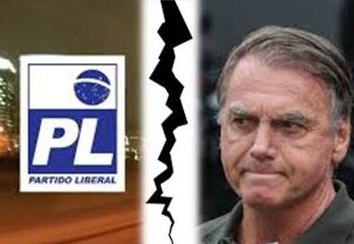 PL suspende salário e atividades partidárias de Bolsonaro