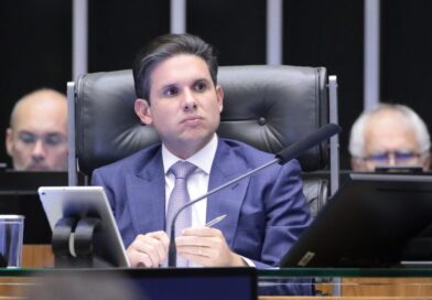 Hugo Motta perde em ação de difamação de PEC da “Blindagem”
