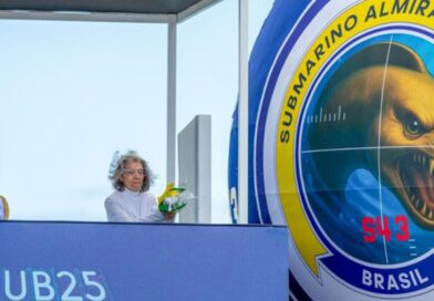 Cármen Lúcia é madrinha de um novo submarino da Marinha