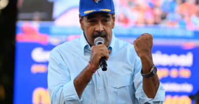 Venezuela destrói oito aeronaves na fronteira com o Brasil Venezuela destrói oito aeronaves na fronteira com o Brasil