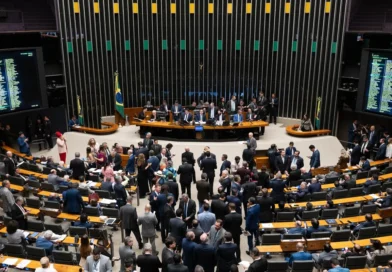 Câmara adia votação da PEC da Segurança Pública e do PL Antifacção para 2026