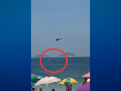 Vídeo: Avião monomotor cai na praia de Copacabana