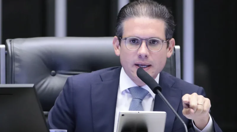 Hugo Motta: polarização política levou à crise entre STF e Senado