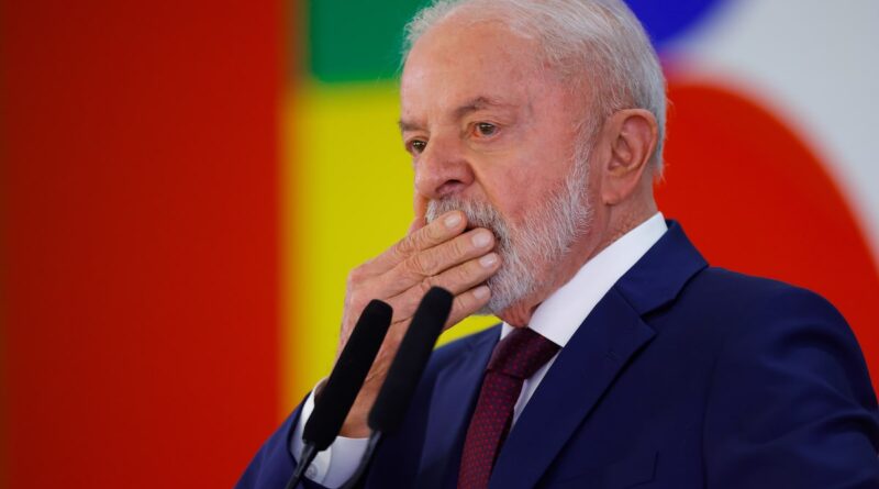 Lula amplia alegação de sigilo contra acesso a informações