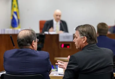 Defesa de Bolsonaro pede que condenação vá ao Plenário do STF