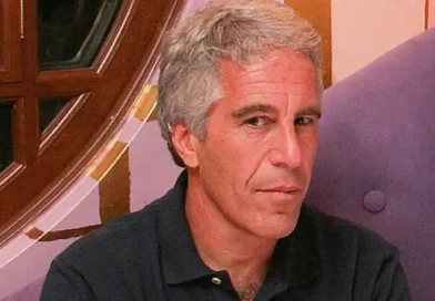 FBI diz não haver provas de envolvimento de figuras poderosas no caso Epstein