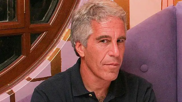 FBI diz não haver provas de envolvimento de figuras poderosas no caso Epstein