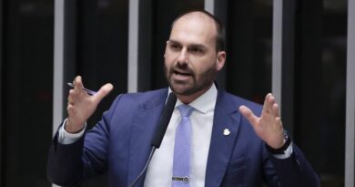 Eduardo Bolsonaro diz que denunciará a Trump eventual parcialidade do TSE