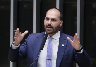 Eduardo Bolsonaro diz que denunciará a Trump eventual parcialidade do TSE
