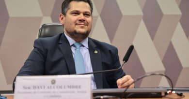 Alcolumbre promulga dosimetria, que reduz penas do 8/1 com benefício a Bolsonaro