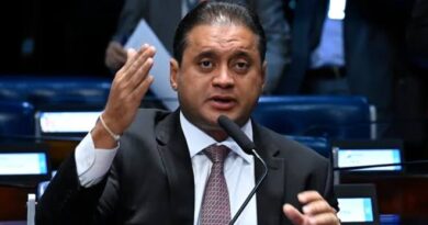 Família de vice-líder de Lula no Senado é alvo da PF